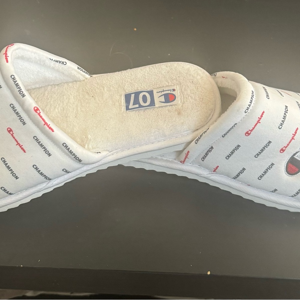 Slippers - Picture 3 of 4
